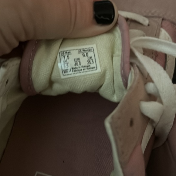 Pink vans size men’s 7.5/ womens 9 - Picture 6 of 7